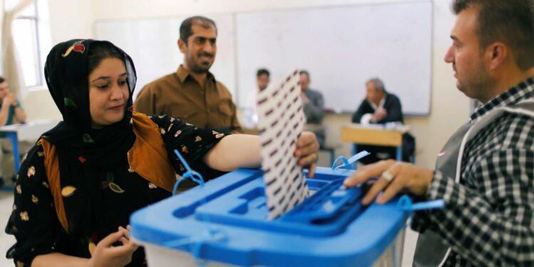 المفوضية تعلن استعداداتها لنقل معدات ومستلزمات اجراء الانتخابات لمراكز الاقتراع