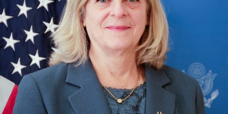 السفيرة الأمريكية تعلن عن تقديم 73 مليون دولار الى الحكومة العراقية