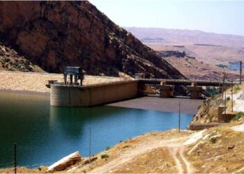 مياه الفيضانات تغمر محطة كهرباء “دربنديخان” ومنازل داخل الاقليم