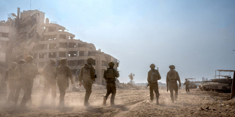 إسرائيل تســـحب الالاف من جنودها من غزة