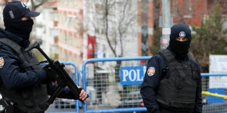 تركيا .. اعتقال 33 شخصا يشتبه بعملهم لصالح “الموساد الاسرائيلي”