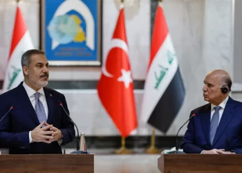وزير الخارجية العراقي يلتقي نظيره التركي