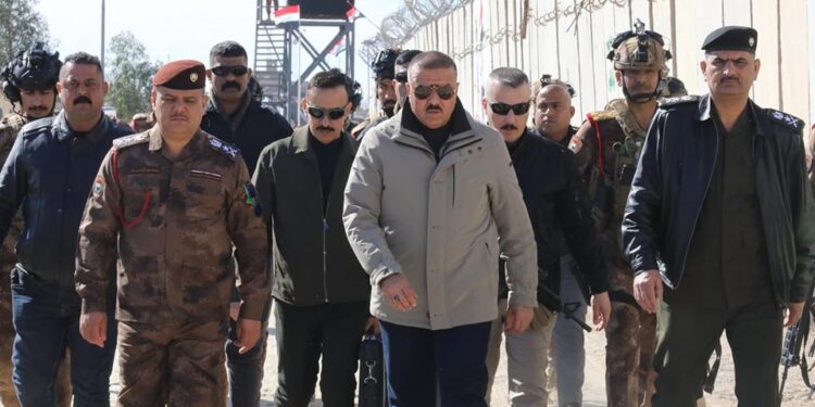 وزير الداخلية يفتتح الجدار الكونكريتي على الشريط الحدودي (العراقي – السوري)