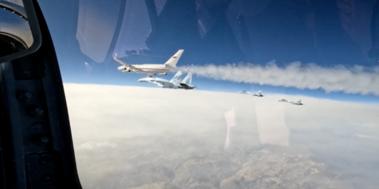 بريطانيا .. مقاتلات حربية ترافق طائرة على متنها طالب بسبب مزحة ثقيلة مع أصدقائه