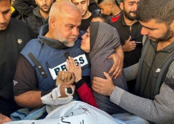 الصحافيون الفلسطينيون تحت النار
