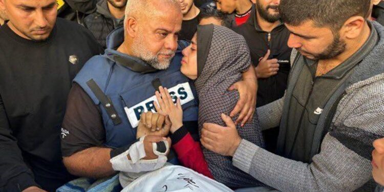 الصحافيون الفلسطينيون تحت النار