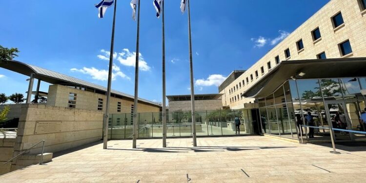 إسرائيل تقيــــل مسؤولة دبلوماسية ,, بعدما “تحرشت جنسيا بموظفات”