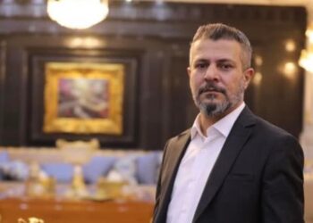 قد اكون مغرداً خارج السرب لكن هل يعني ذلك ان السرب على الصواب ؟؟؟