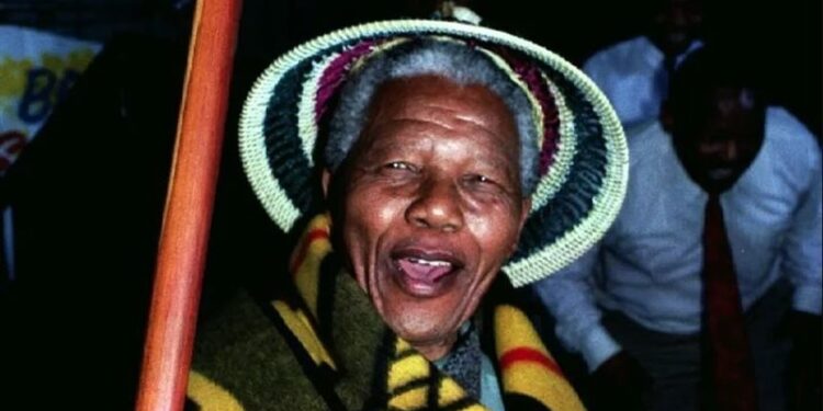 جنوب أفريقيا ترفـــض بيـــع آثار مانديلا