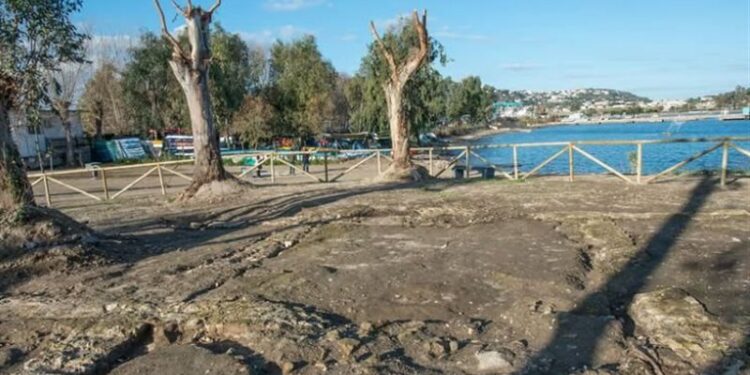 إيطاليا .. العثور على قصر شاطئي عمره 2000 عام