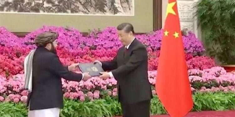 الصين اول دولة  تعتمد سفيرًا لطالبان