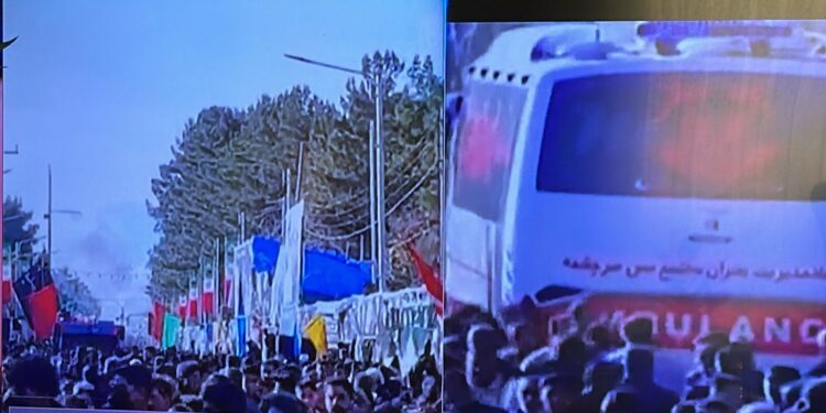 التلفزيون الايراني يعلن انفجار ثاني قرب مقبرة كرمان الايرانية يتسبب بوقوع ضحايا