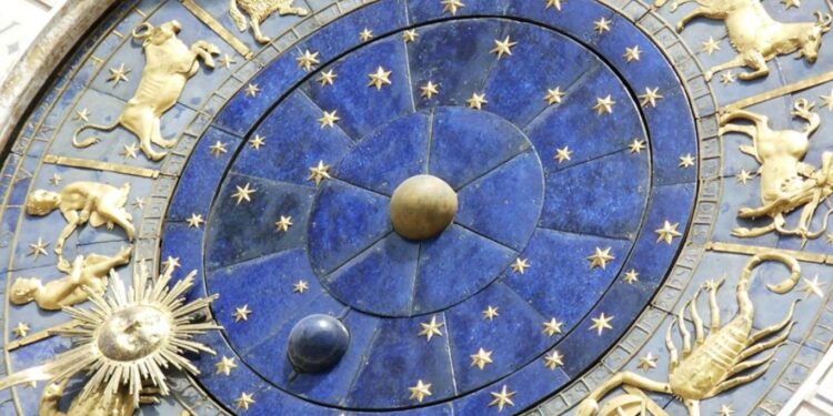 بين التنجيم وعلم الفلك ,, هاجس ولهفة وتشكيك