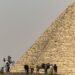 قلق على مصير أصغر “أهرامات الجيزة” بعد إعلان ترميمه