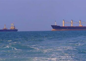 بعد أنباء عن “اختطــاف ناقلة نفط” قرب سلطنة عمان ,, قفزة بأسعار النفط