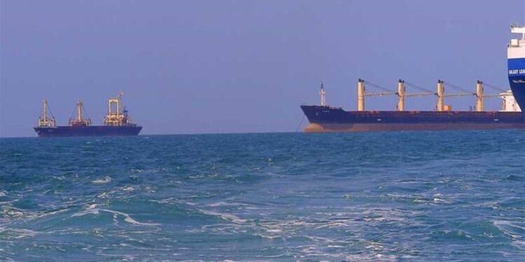 بعد أنباء عن “اختطــاف ناقلة نفط” قرب سلطنة عمان ,, قفزة بأسعار النفط