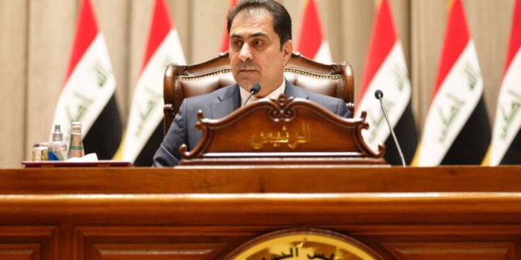 اتهامات وتشكيــك بنوايا المندلاوي