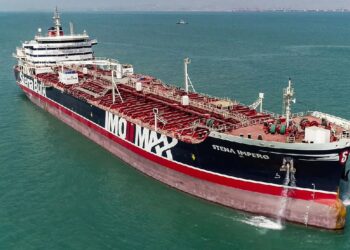 الاضطرابات في البحر الأحمر تصيب خزانات النفط بالنقص