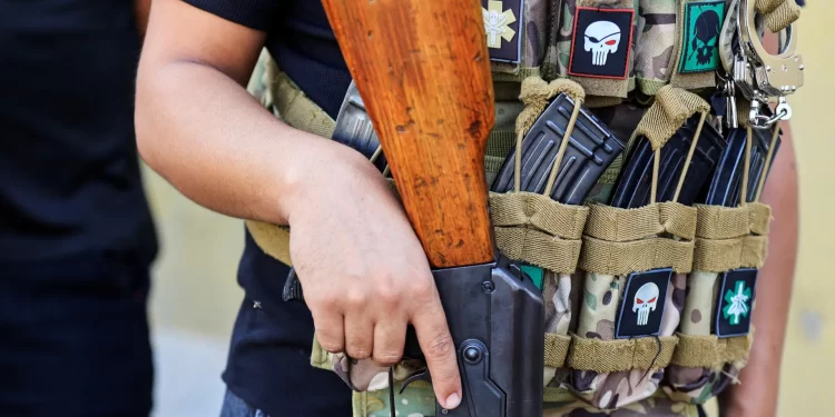 الداخلية تتوعد المخالفين لتسجيل الأسلحة بـ”الحساب الشديد”