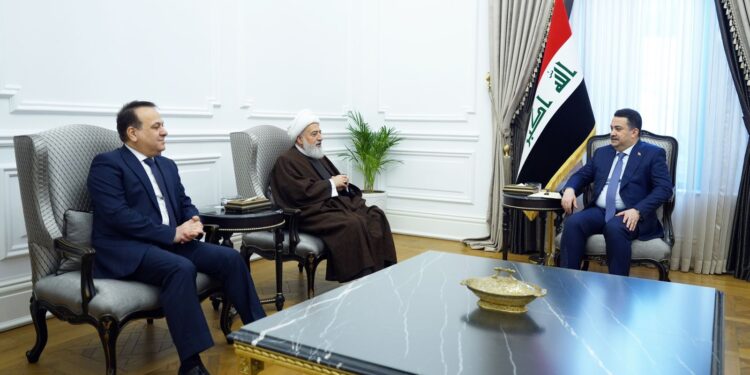 السوداني يلتقي الشيخ الخطيب ويجدد دعم العراق للفلسطينيين واللبنانيين