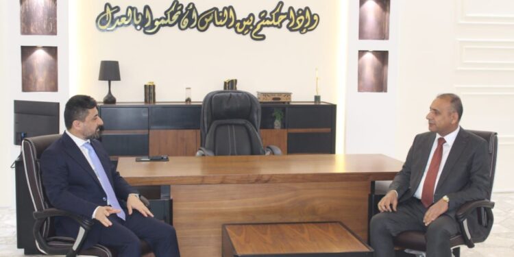 وزير العدل يلتقي رئيس محكمة استئناف الانبار