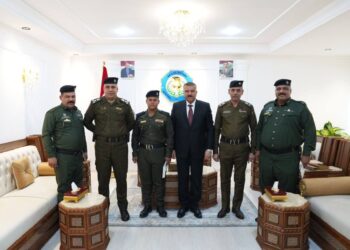 وزير الداخلية يكرم 3 من أبطال نجدة كربلاء