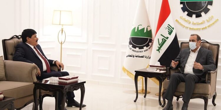 وزيـر الصناعـة يلتقي السفيـر السـوري