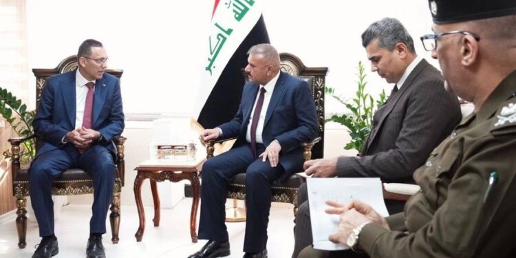 وزير الداخلية يلتقي السفير الفلسطيني