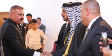 وزير الداخلية يلتقي عدداً من شيوخ ووجهاء عشائر بابل