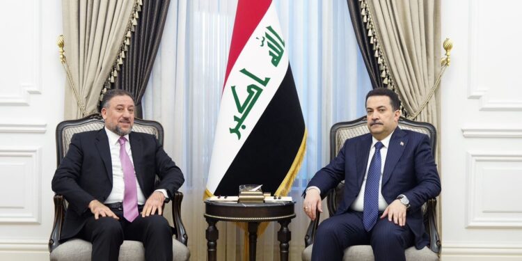 السوداني يستقبل خميس الخنجر