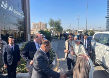 نقيب الصحفيين يستقبل وفود مهرجان المسرح العربي