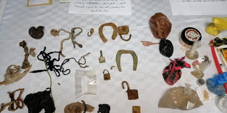 المثنى .. اعتقال مشعوذ يمارس أعمال السحر والشعوذة بالعملة الصعبة داخل وخارج العراق