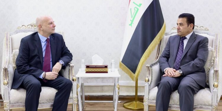 الأعرجي يستقبل نائب الممثل الخاص للأمين العام للأمم المتحدة في العراق