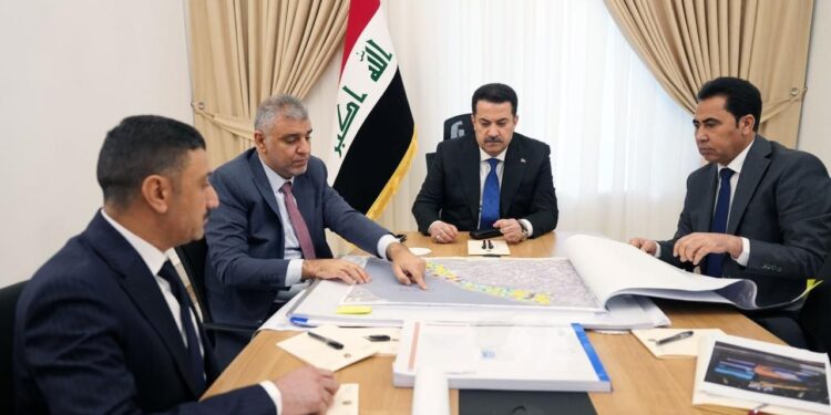 السوداني يطلع على تصاميم الواجهة النهرية لمدينة الموصل