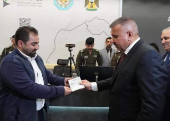 وزير الداخلية يفتتـــح الفيزا الإلكترونية في مطار بغداد الدولي