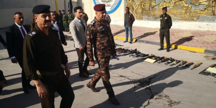 الداخلية في البصرة تطلع على جاهزية الشرطة لتسلم الملف الامني