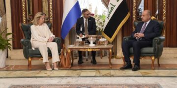 وزير الدفاع يستقبل نظيرته الهولندية