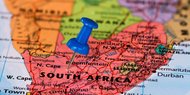 جنوب أفريقيا .. استعمرتها هولندا ثم بريطانيا وعــــانت من الفصل العنصري بعدها
