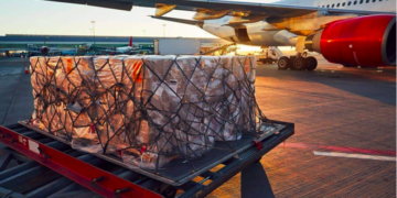 ارتفاع الطلب على الشحن الجوي بسبب أزمة البحر الأحمر