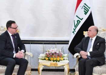 وزير الخارجية يؤكد تقديم الدعم لفريق (يونيتاد) لحين إكمال مهامه في العراق
