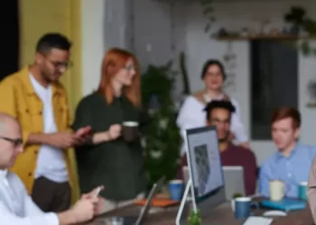 خطوات لتحسين إنتاجيَّة الموظفين