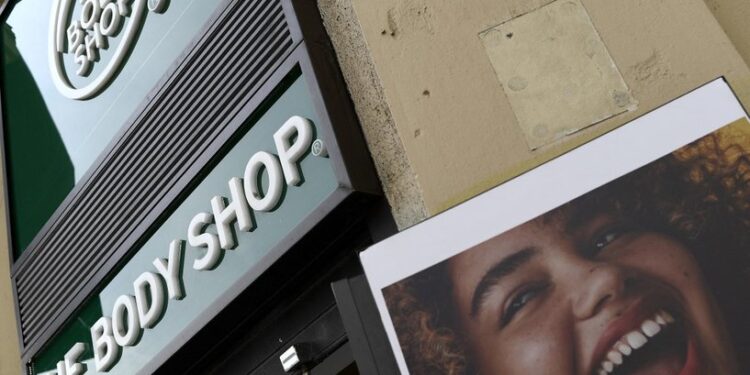 بريطانيا .. متاجر “ذي بادي شوب” تعلن إغـــــلاق نصفها ,, قريبا