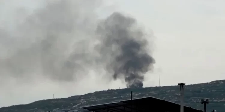 قصف إسرائيلي لمنصات صواريخ ومواقع عسكرية لحزب الله اللبناني