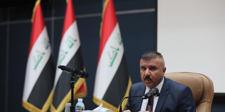 الشمري يدعو لمكافحة الفساد لــ”رفع الروح المعنوية” للمنتسبين