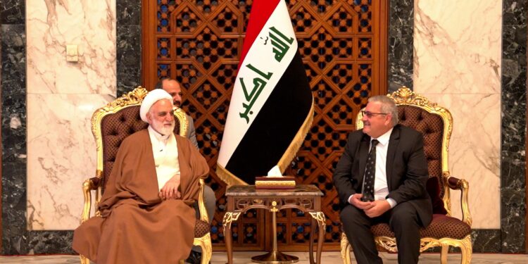 غلام حسين محسني إجئي يصل بغداد