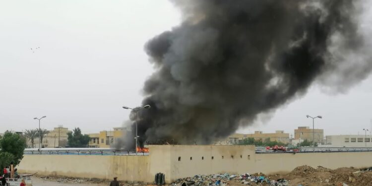 انـــدلاع حريق داخل مقر شركة صينية في الناصرية