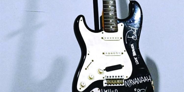 العثور على جيتارمفقود قبل 50 عامًا لـبول مكارتني