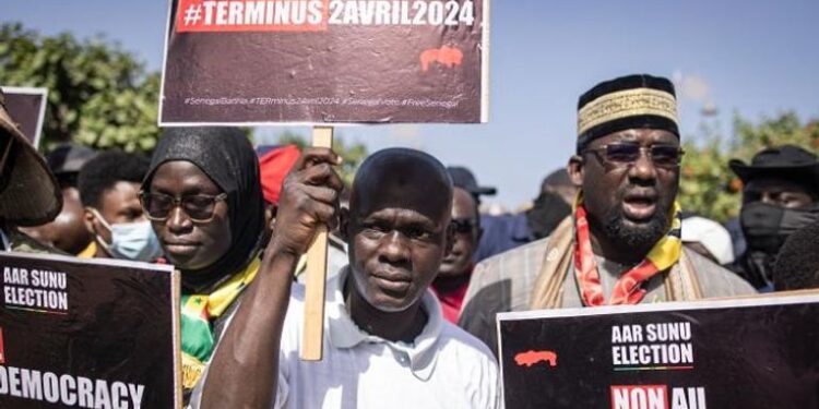 السنغال .. يوم الانتخابات المفترض مظاهرات ورفض لــ”حوار سال”