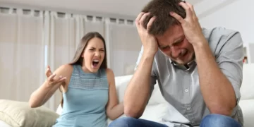 زوج يطالب زوجته بإعادة كليته أو دفع ثمنها