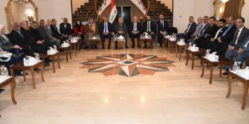 حيدر العبادي يستقبل السفير الفلسطيني والجالية الفلسطينية في العراق